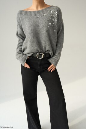 Taş Detaylı Kazak Image 1