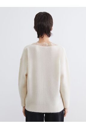 LCW Vision V Yaka Dantel Detaylı Oversize Kadın Triko Kazak Image 6