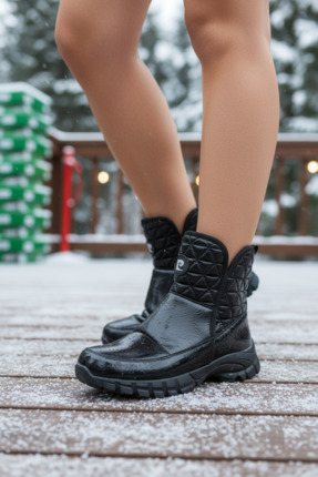 Kadın Siyah Su Geçirmez Kaymaz Taban Fermuarlı Kürklü Kar Botu Image 1