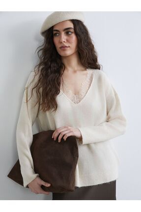 LCW Vision V Yaka Dantel Detaylı Oversize Kadın Triko Kazak Image 0