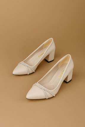 Göz Alıcı Tasarım! Nikah, Davet ve Özel Günler İçin Şık Bej Taşlı Ayakkabı