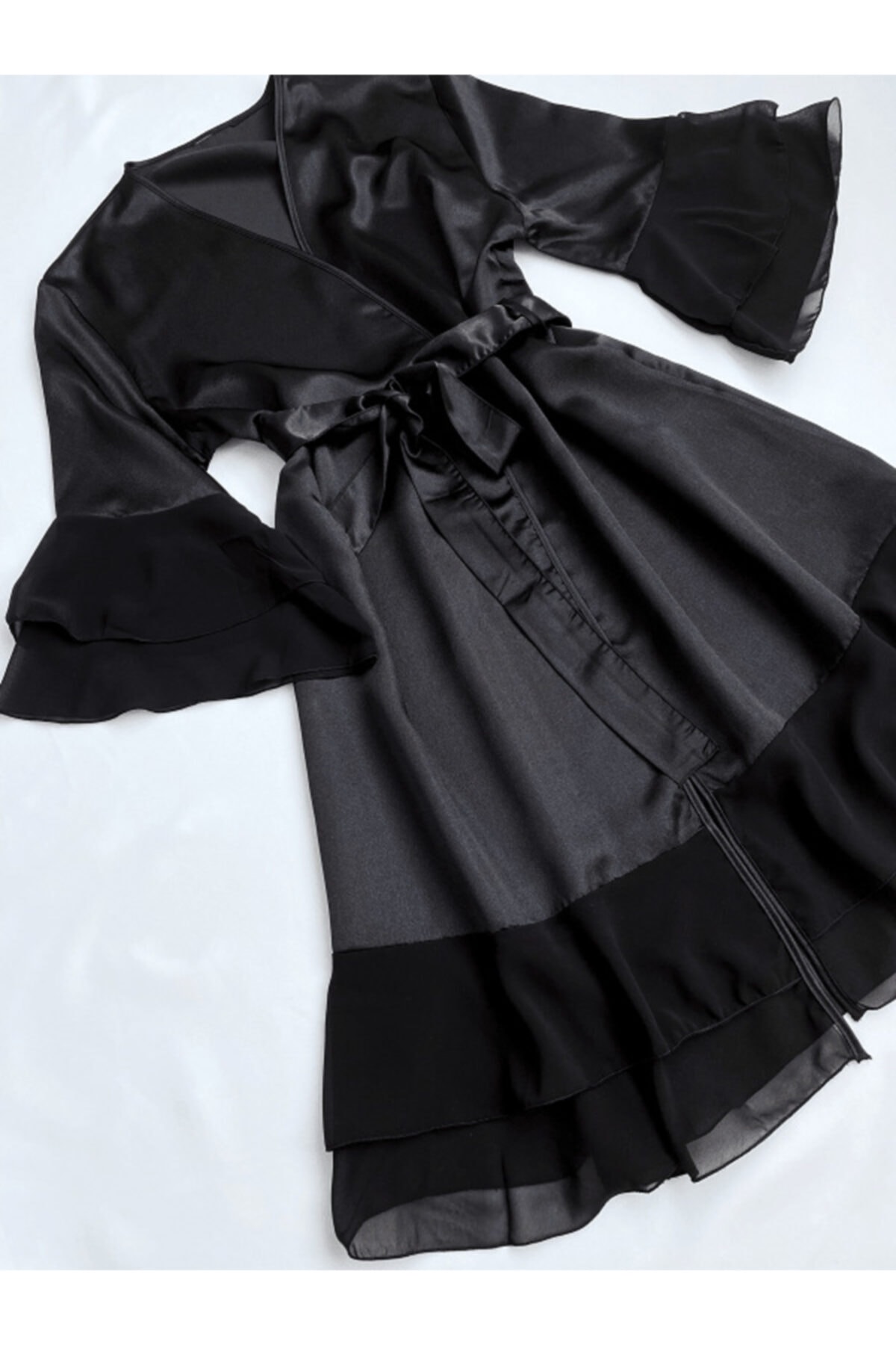 Gece İncisi Tül Fırfır Detaylı Saten Sabahlık