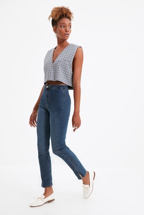 TRENDYOLMİLLA Mavi Yırtma&ccedil;lı Y&uuml;ksek Bel Slim Fit Jeans TWOAW22JE0973