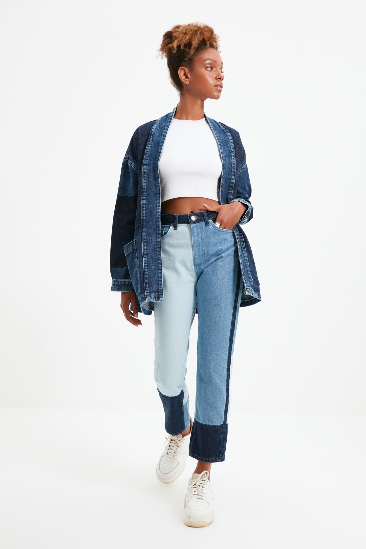 TRENDYOLMİLLA Mavi Renk Bloklu Yüksek Bel Straight Jeans TWOAW22JE0569
