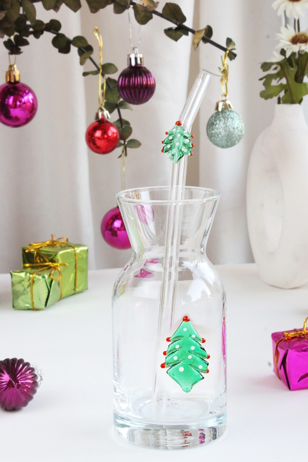 ADAMODART Yılbaşı Ağacı Figürlü Sunum Karafı ve Cam Pipet Seti