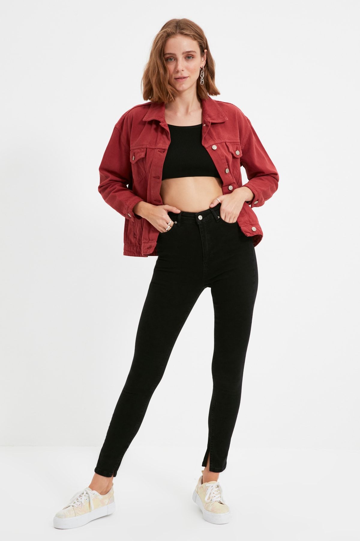TRENDYOLMİLLA Siyah Paçası Yırtmaçlı Yüksek Bel Skinny Jeans TWOSS21JE0081