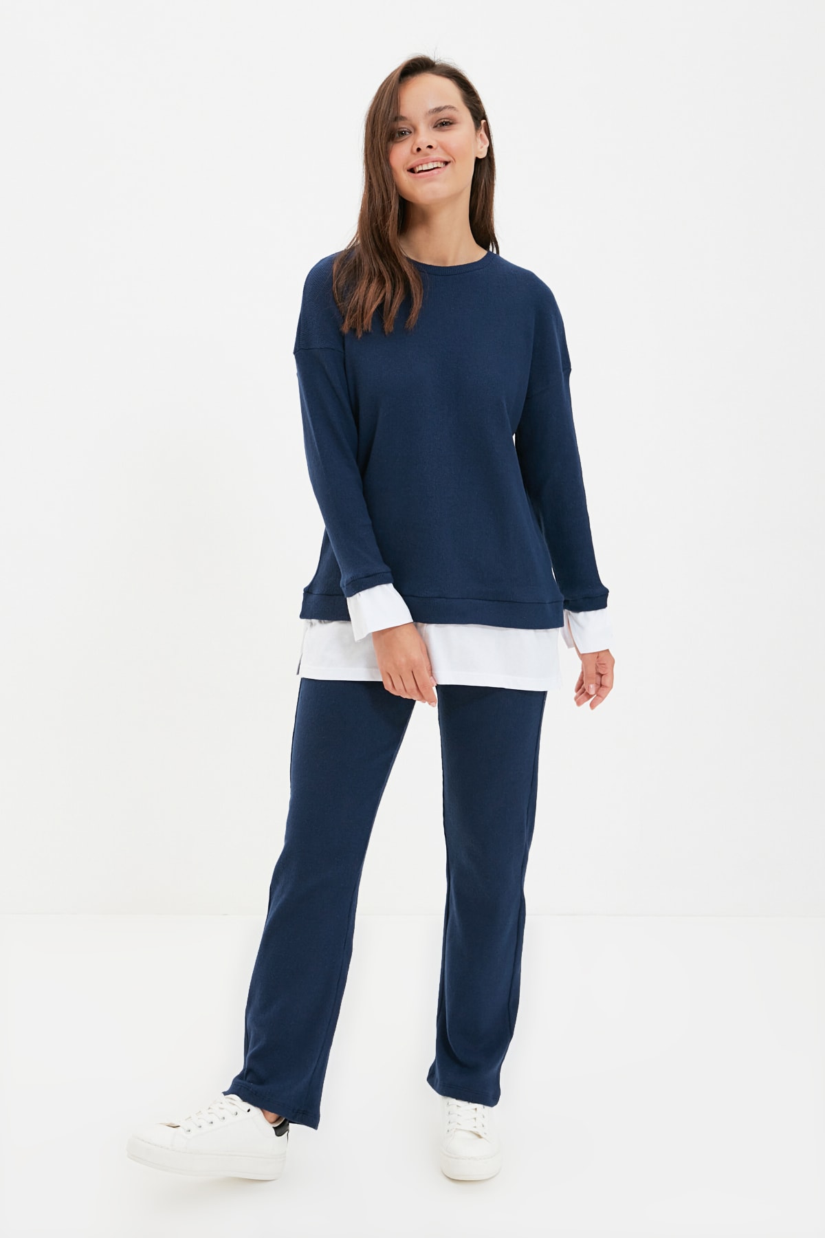Trendyol Modest Lacivert Bisiklet Yaka Alttan Tshirt Çıkmalı Örme Alt-Üst Takım TCTAW22US0035