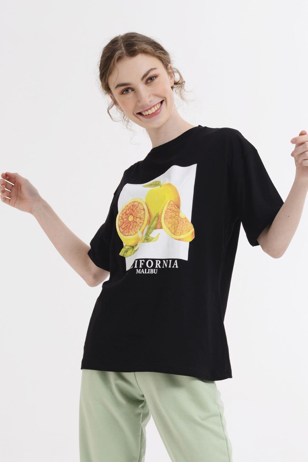 Nefise Önü Baskılı Tshirt - Siyah