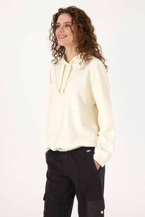 Kadın Krem Kapüşonlu Sweatshirt 50309464-VR256 Image 2