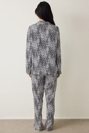 Kırık Beyaz Angie Çizgili Gömlek Yaka Uzun Kollu Pijama Takımı Image 3