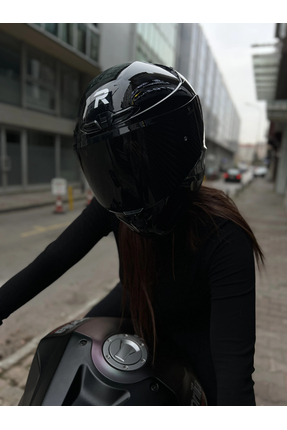 R2 Parlak Siyah Kapalı Kask md821 Image 2