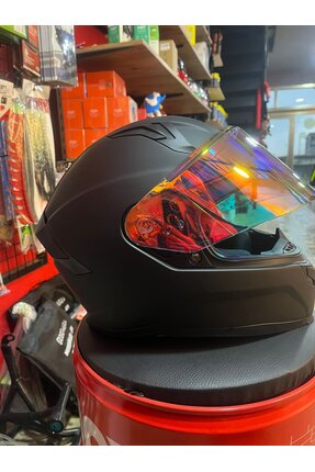 M-910 GÜNEŞ VİZÖRLÜ SİYAH KASK (KIRMIZI GOLD CAMLI) Image 4