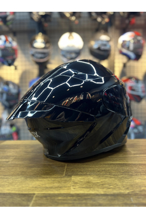 R2 Parlak Siyah Kapalı Kask md821 Image 5