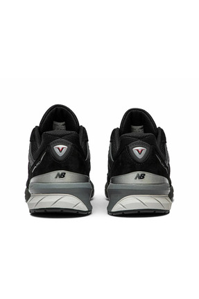990v5 Black Image 3