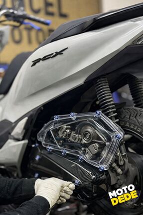 Honda PCX Şeffaf Yan Yağ Kapağı | CNC İşlemeli, Darbeye Dayanıklı, Uyumlu Tasarım Image 0