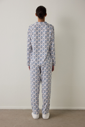 Açık Mavi Blue Flowers Uzun Kollu Gömlek Pijama Takımı Image 5