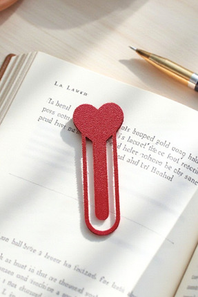 Kalp Tasarımlı Sevimli Minimalist ve Şık Okuma Hediyesi Kitap Ayracı Image 0