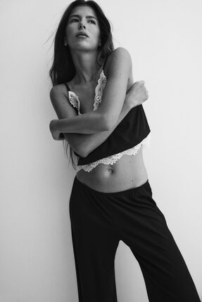 Dantel Şeritli ve Ribanalı Pijama Takımı Image 1