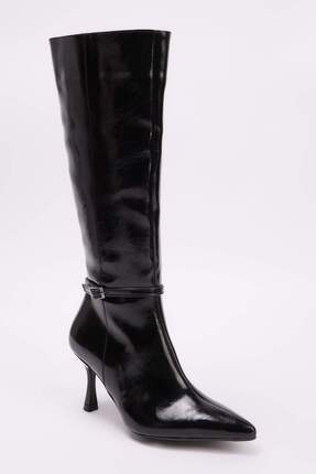 Siyah Bant Toka Detaylı Sivri Burun Kadın 6,5 cm İnce Topuklu Çizme TAKAW26CZ00011 Image 1