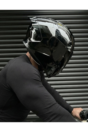 R2 Parlak Siyah Kapalı Kask md821 Image 0