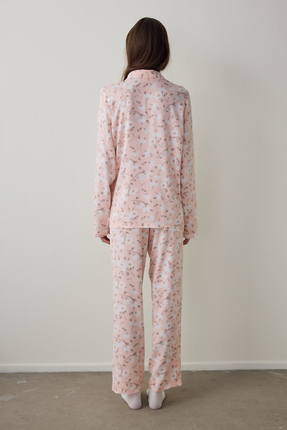 Açık Pembe Ellie Çiçekli Gömlek Yaka Uzun Kol Pijama Takımı Image 3