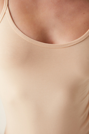 Ten Rengi Siyah İnce Askılı Body Image 1