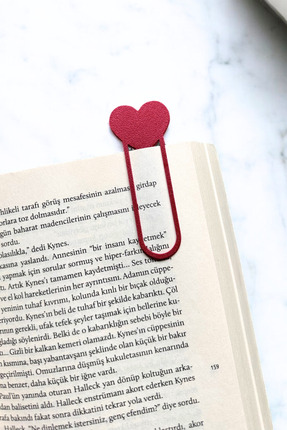 Kalp Tasarımlı Sevimli Minimalist ve Şık Okuma Hediyesi Kitap Ayracı Image 1