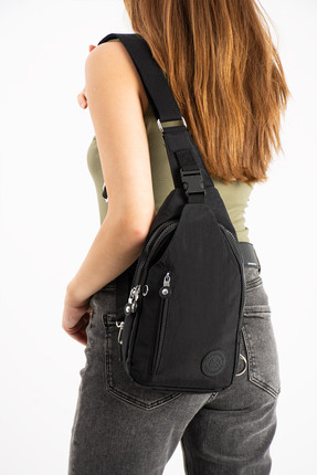 Kadın Krinkıl Kumaş Suya Dayanıklı Çapraz Askılı Siyah Renkli Çanta Image 0