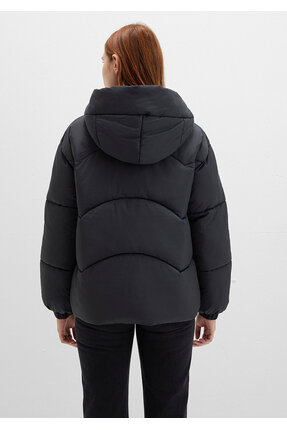 Su İtici Kapüşonlu Siyah Şişme Mont 1110199-900 Image 4