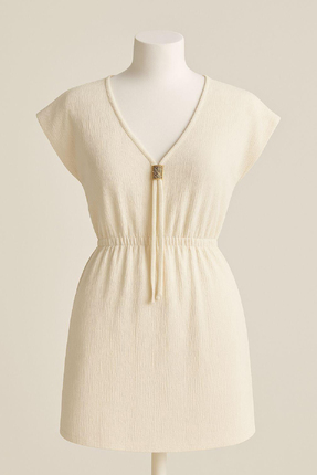 Kadın beyazYanları Yırtmaçlı Tokalı V Yaka Mini Plaj Elbisesi Image 4