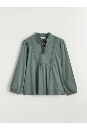 Yeşil Bağlamalı Yaka Nakışlı Büzgülü Bluz (S6) Image 4