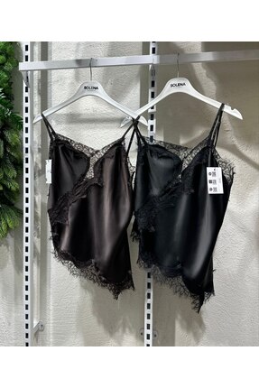 Kadın Siyah Dantel Detaylı Askılı Asimetrik Saten Bluz Image 2