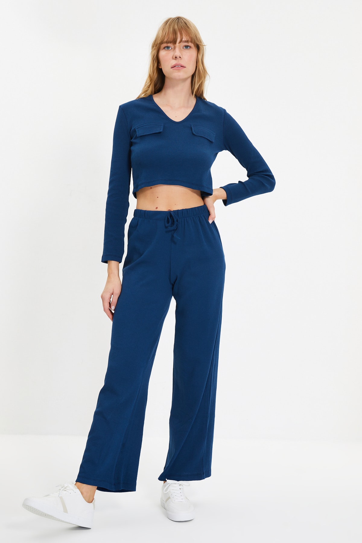 TRENDYOLMİLLA Mavi Cep Detaylı Örme Alt-Üst Takım THMAW22PT0673