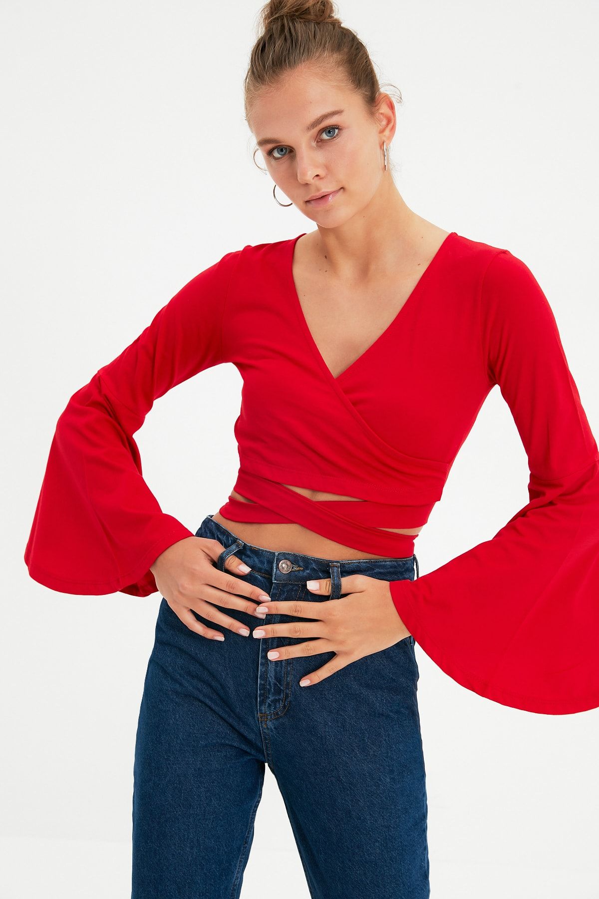 TRENDYOLMİLLA Kırmızı Kruvaze Bağlama Detaylı Örme Bluz TWOSS21BZ0697