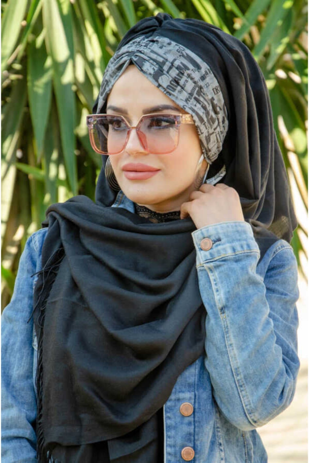 Aişe tesettür Siyah Gri Yazı Hazır Şal