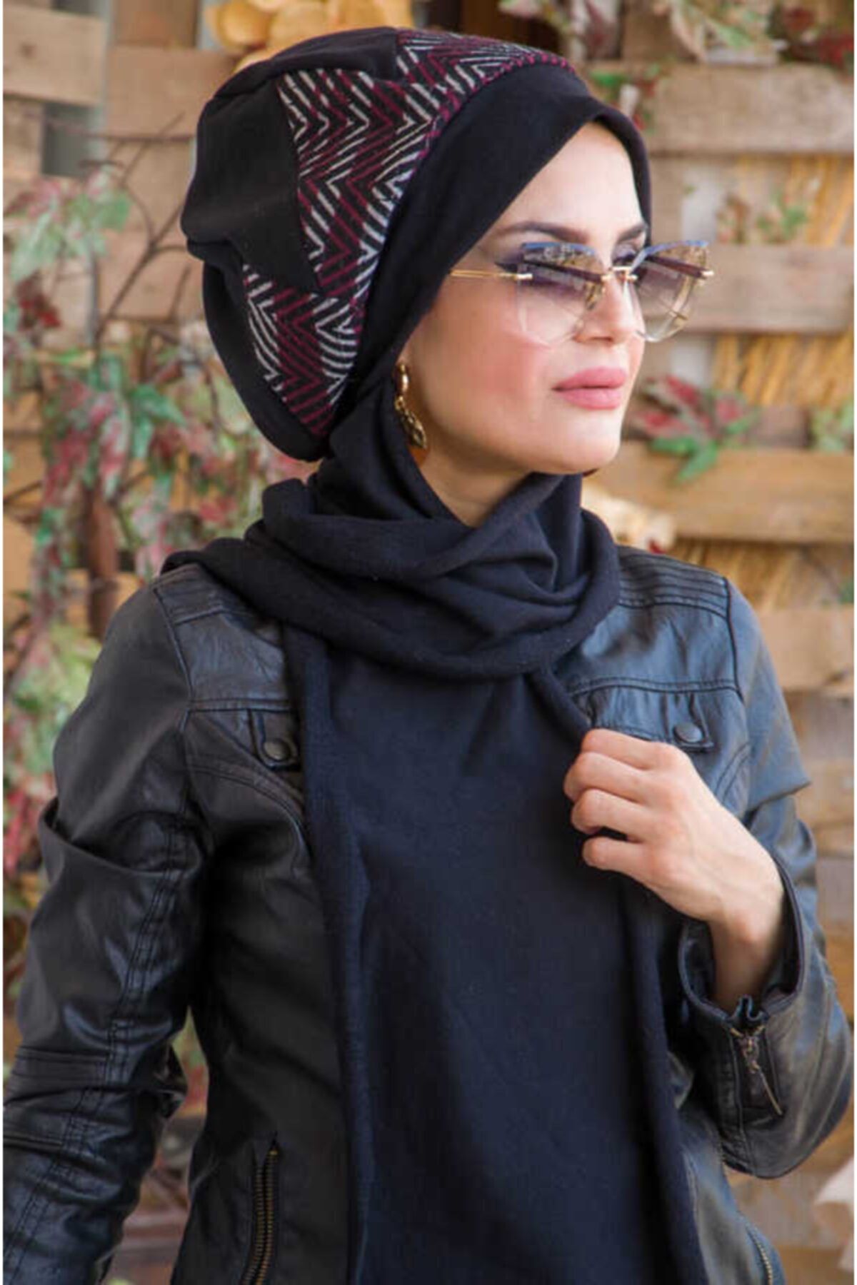 Aişe tesettür Siyah Bordo Atkılı Bere