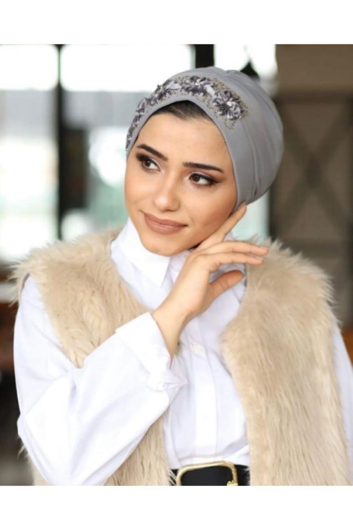 Naymila Günlük Kadın Tesettür Giyim Başörtüsü Hazır Türban Taşlı Kurdele Detaylı Bone Gri