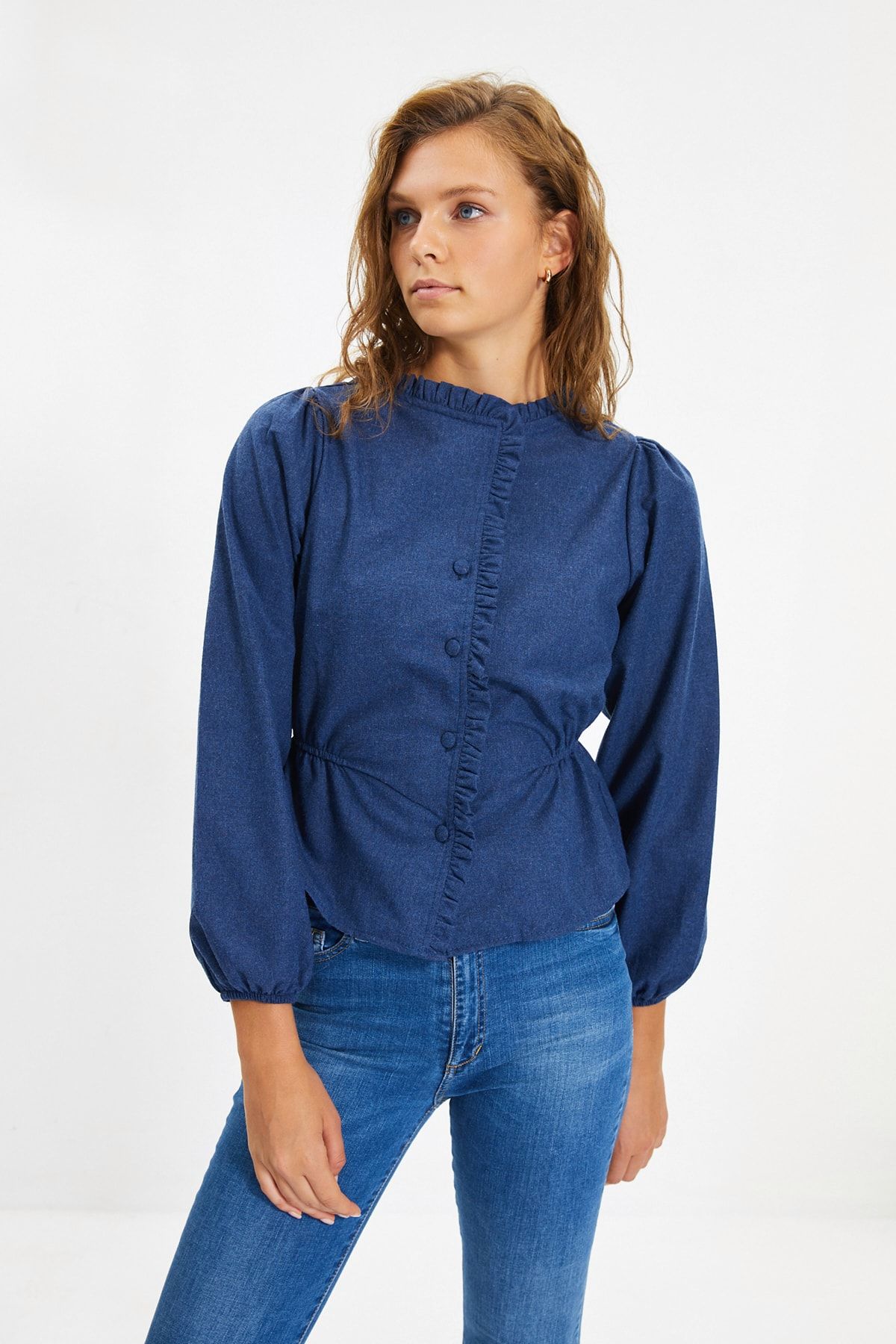 TRENDYOLMİLLA Indigo Omuz Detaylı Gömlek TWOAW22GO0313