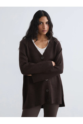 Kahverengi V Yaka Kadın Triko Hırka Image 5