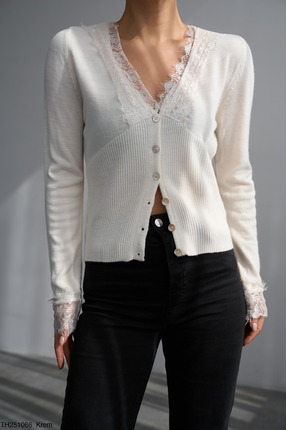 Kadın Siyah V Yaka Dantel Detaylı Hırka Image 3