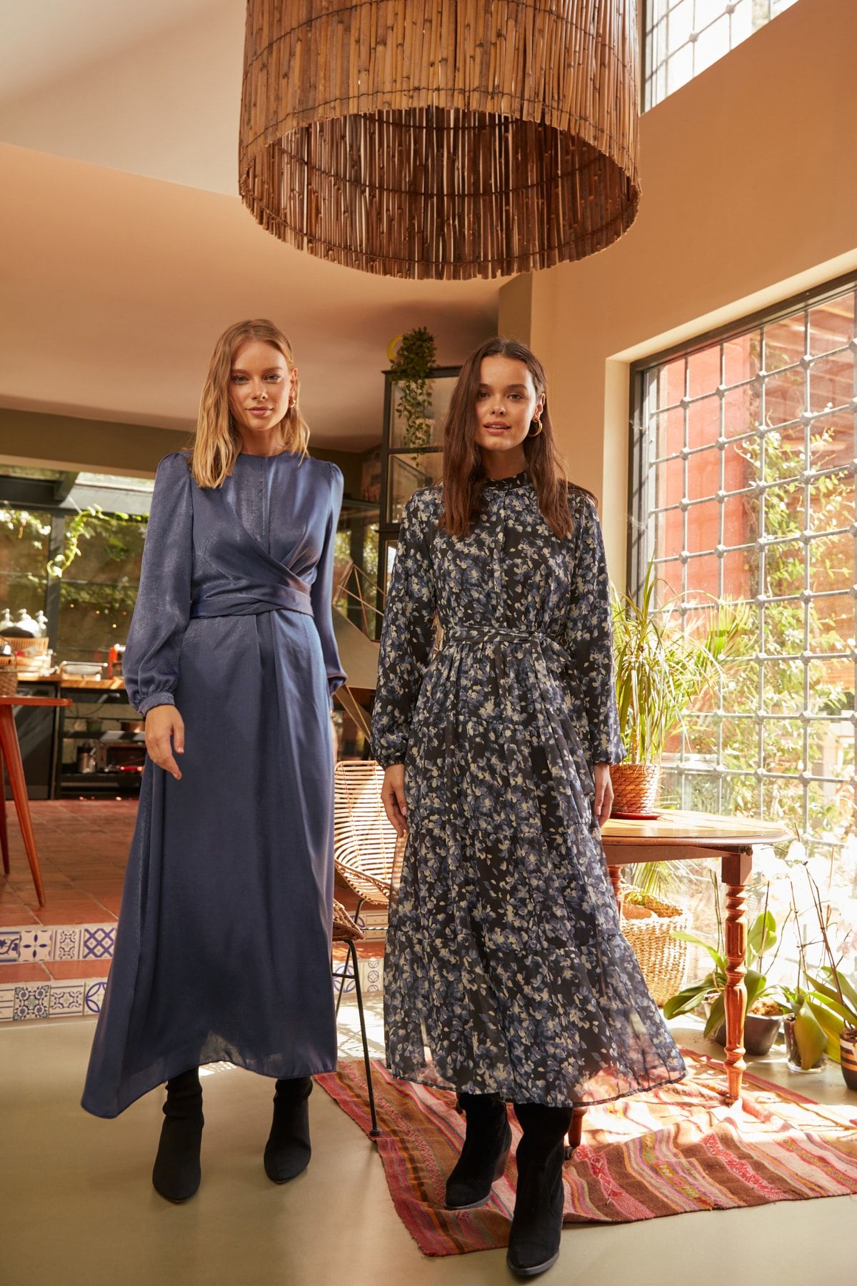 Trendyol Modest Lacivert Önü Kuşak Detaylı Bisiklet Yaka Elbise TCTAW22EB0105