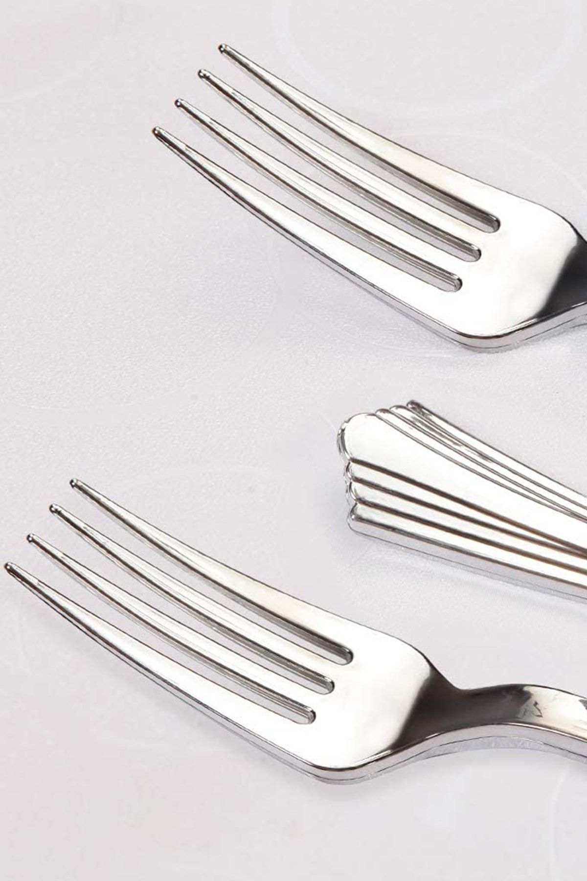 Trend Hediye Sepeti Roll-up Metal Görünümlü Gümüş Plastik Çatal 18'li