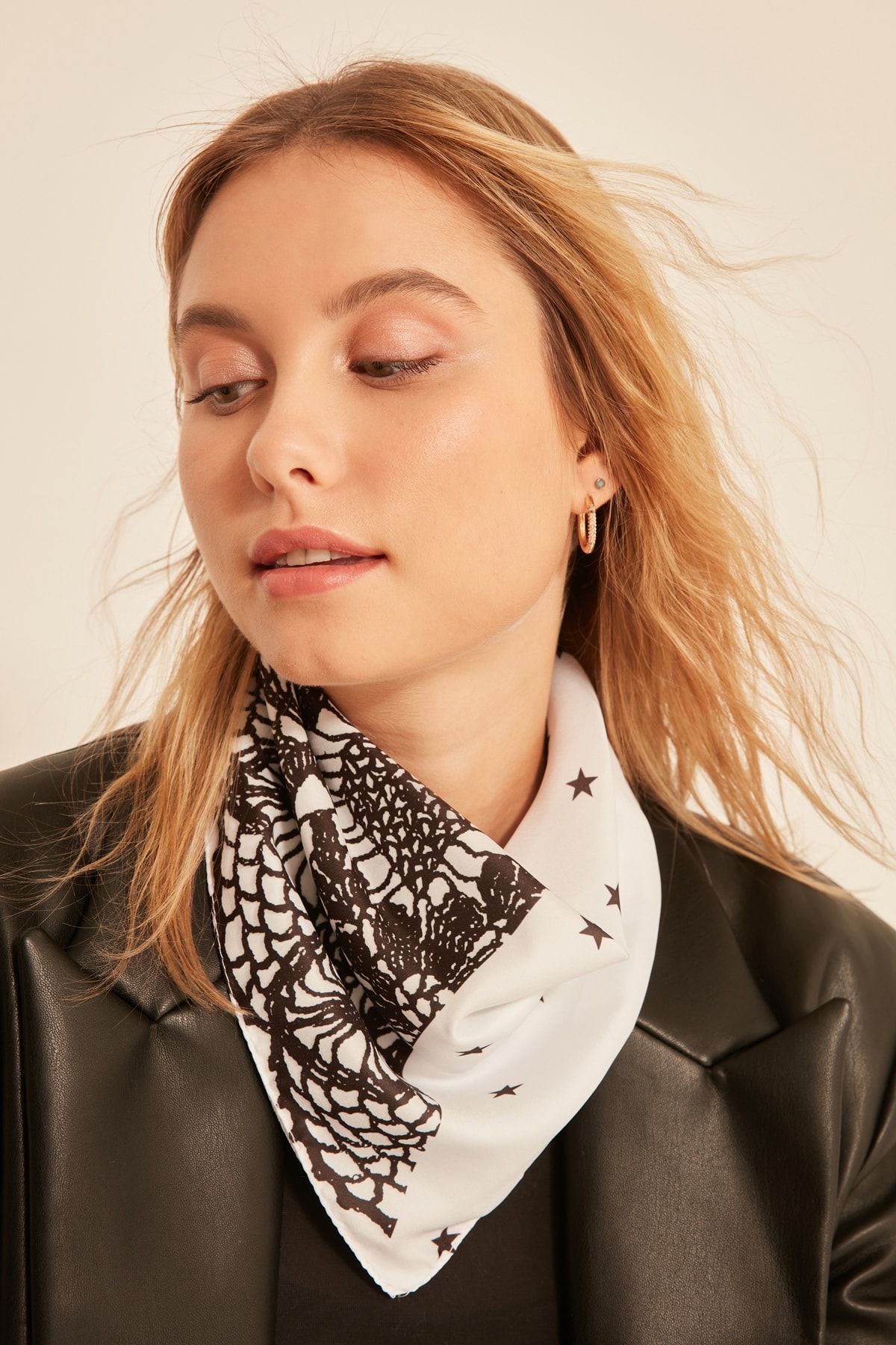 Axesoire 13730 Yıldız Desenli Bandana Fular