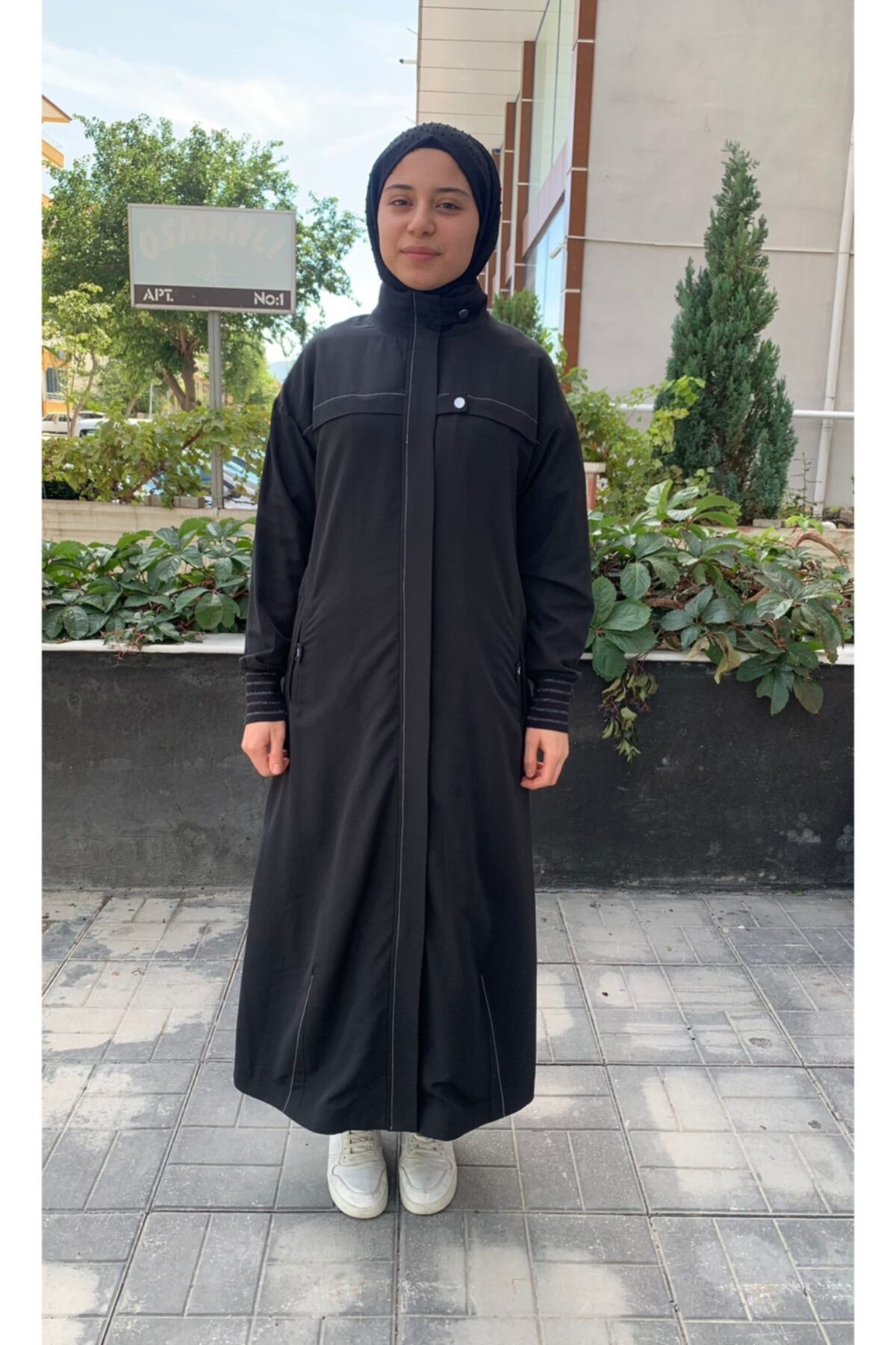 Kayra Dik Yaka Spor Giy-çık Siyah