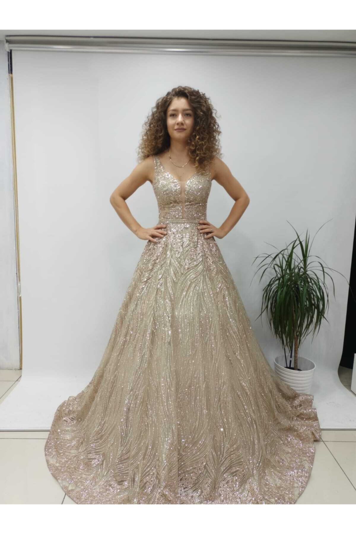 MODA MAYDA Gold Simli Kabarık Prenses Elbise