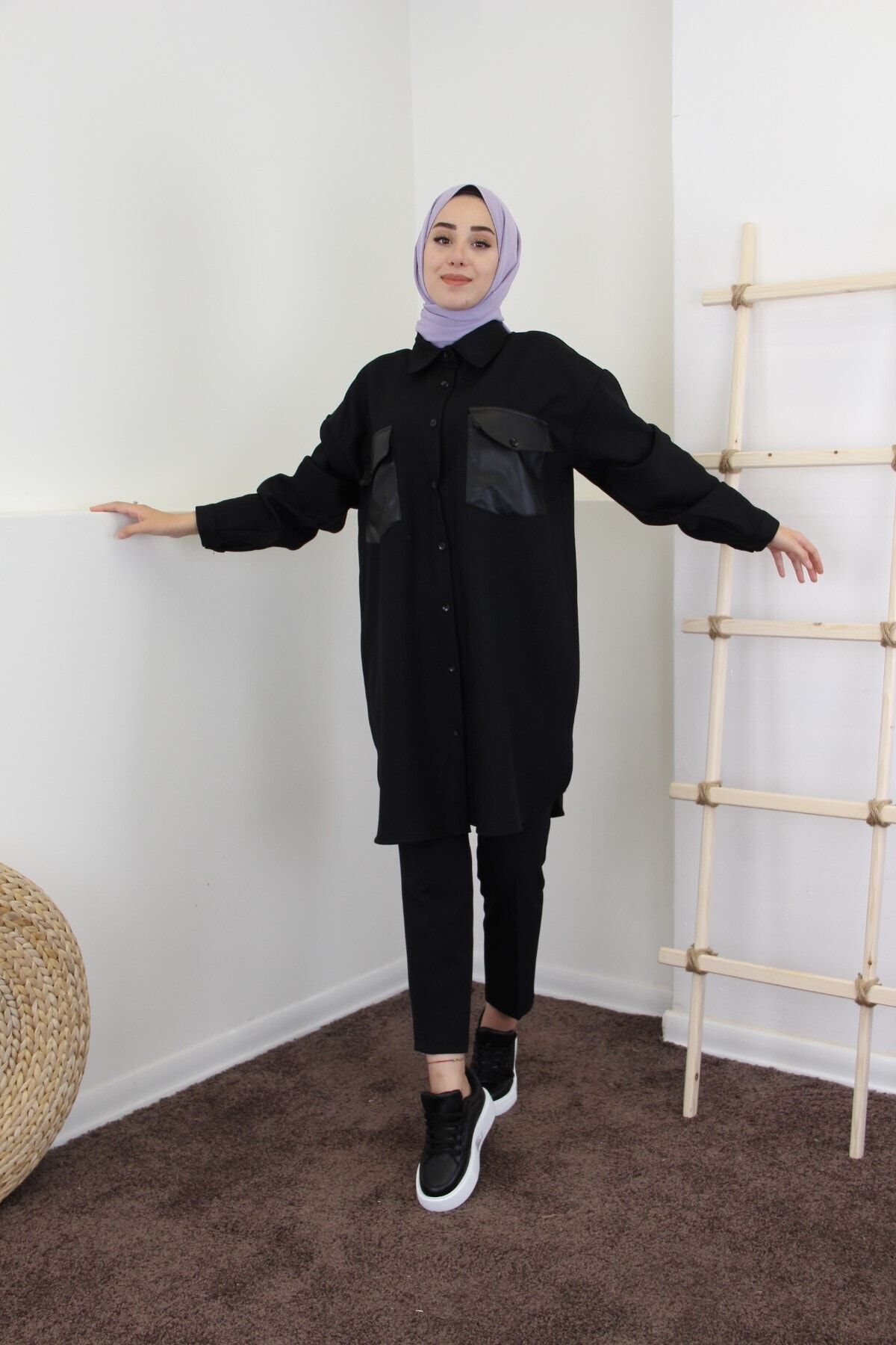 Esvet Kadın Siyah Tesettür Deri Cep Detaylı Oversize Gömlek Düğme Kapamalı
