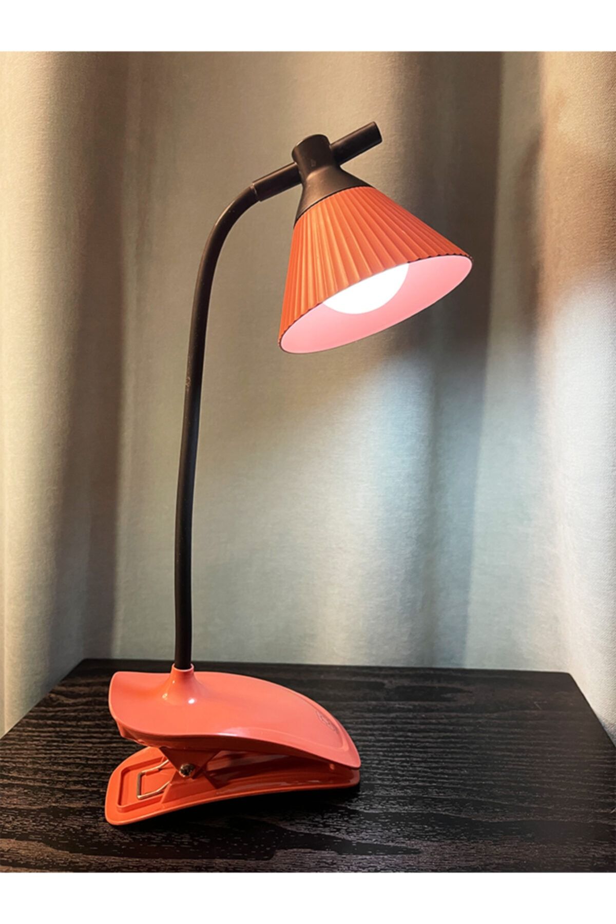 Coverzone 3 Kademeli Klipsli Dokunmatik 360 Ayarlanabilir Led Işık Masa Lambası 43cm Somon