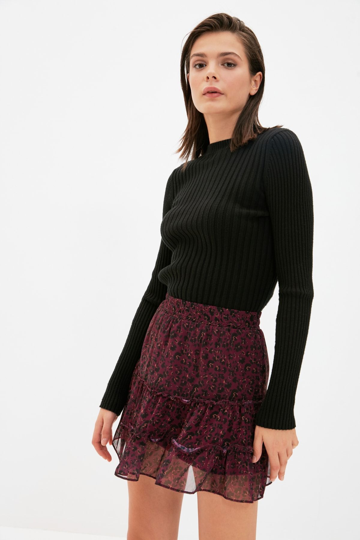 TRENDYOLMİLLA Bordo Fırfırlı Mini Etek TWOAW22ET0397