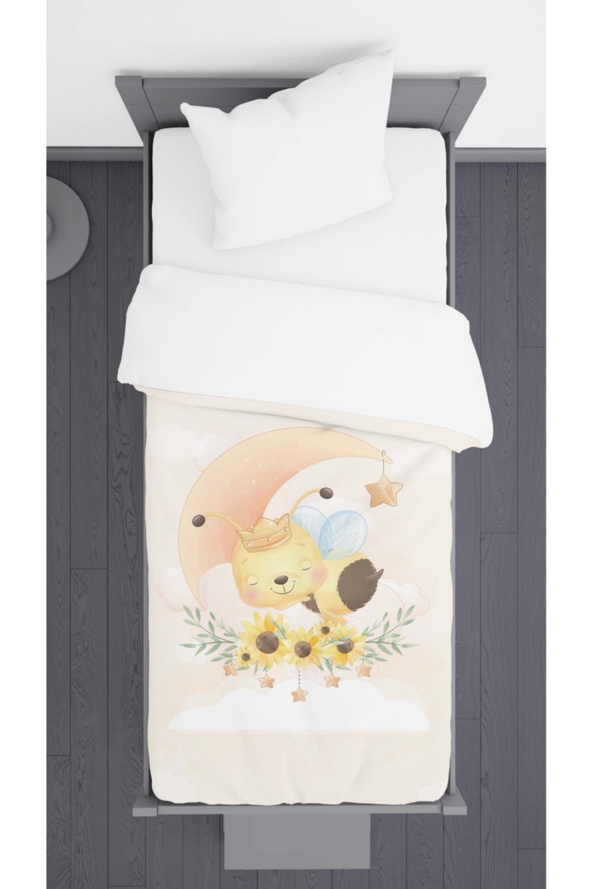 Ziu Kids Ayda Uyuyan Arı Desenli Dekoratif Yatak Örtüsü 140x220