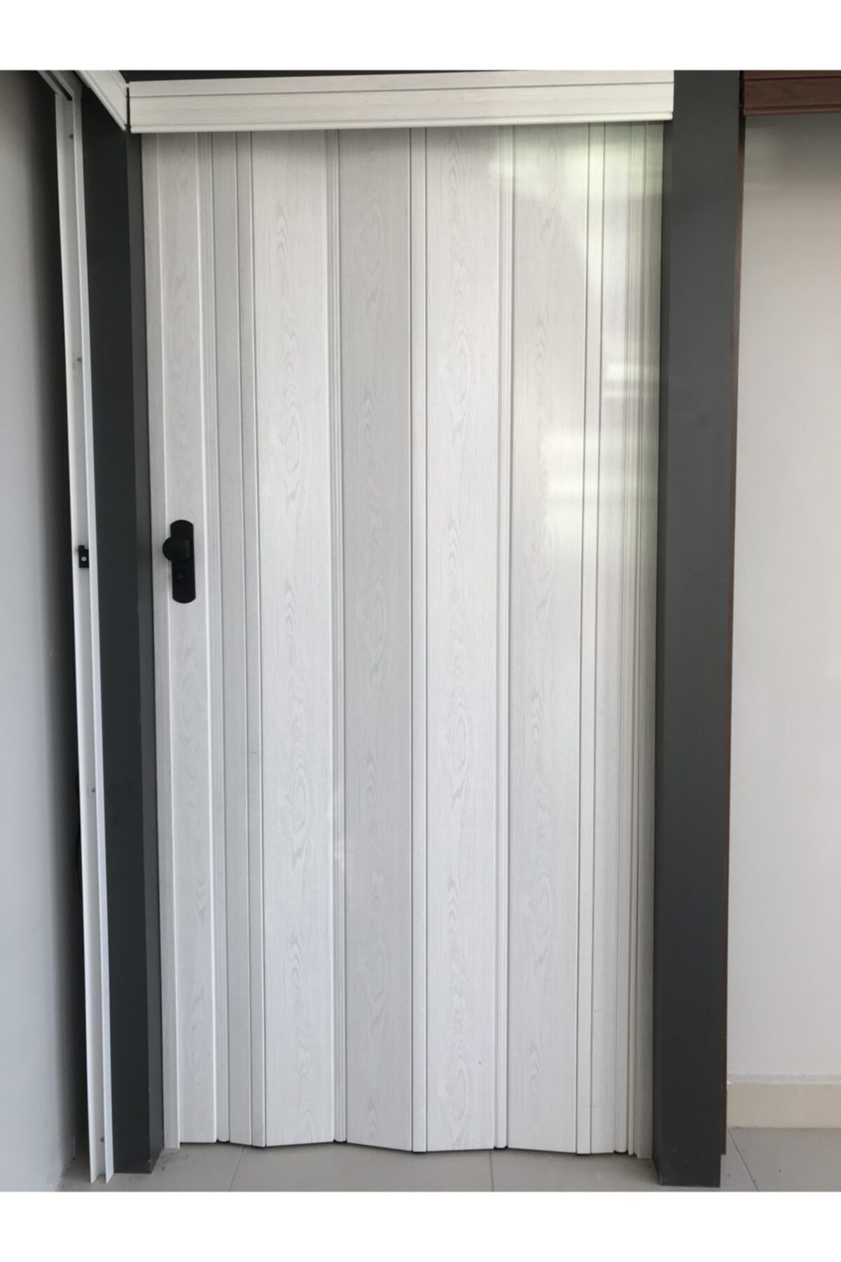KAPER Katlanır Akordiyon Pvc Kapı-akağaç-en: 118-132 Cm-boy: 220 Cm E Kadar Tüm Ölçüler
